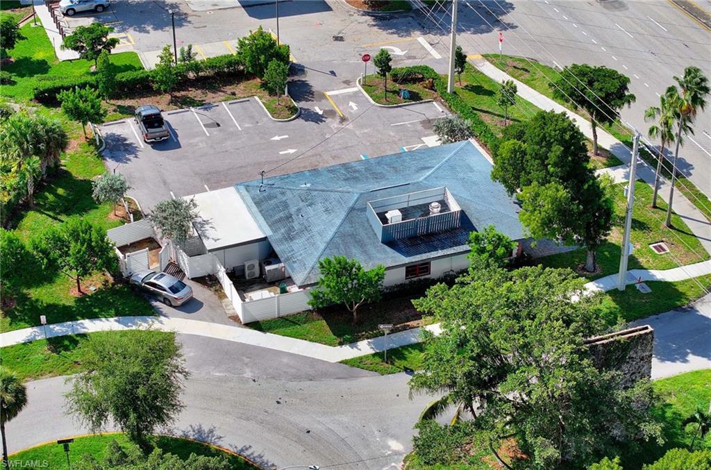 4811 Tamiami TRL E