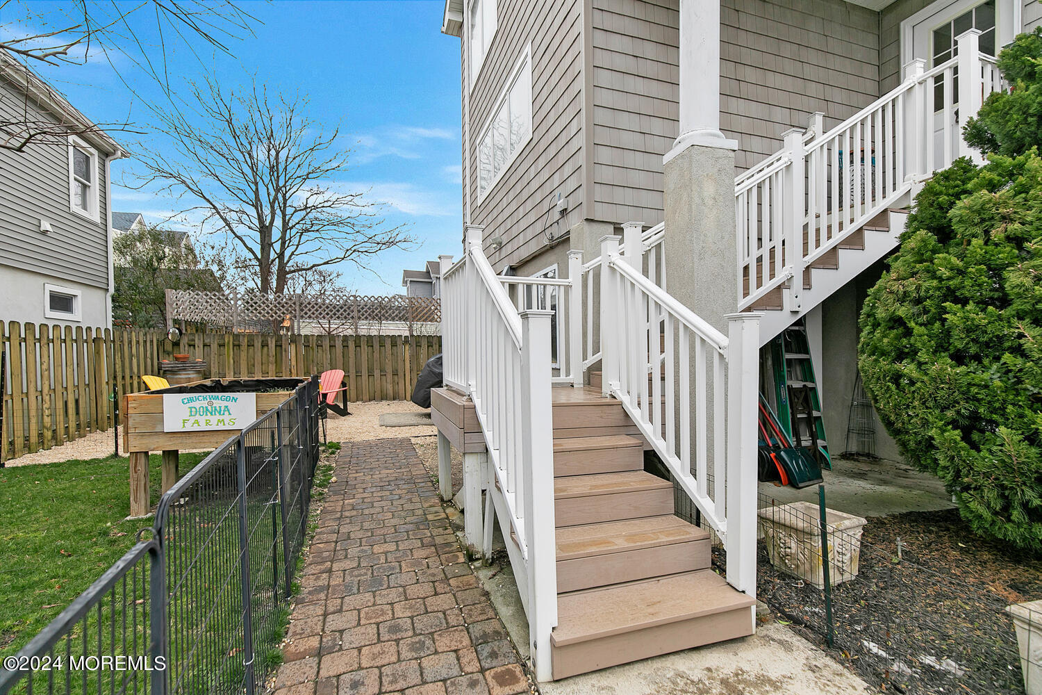 39 Shrewsbury Avenue