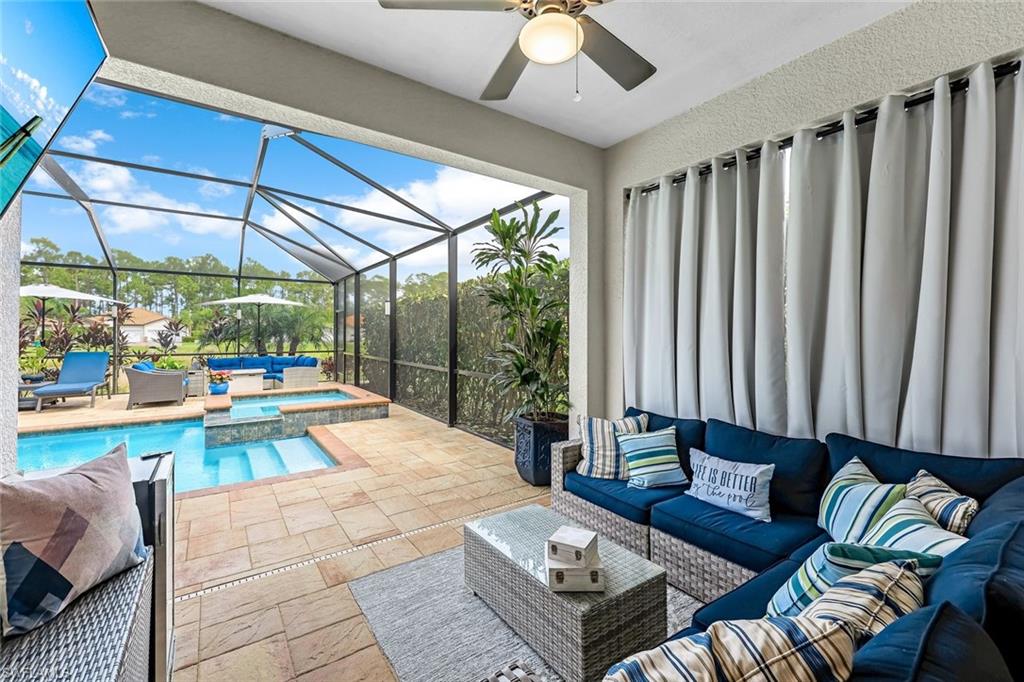 4243 Raffia Palm CIR