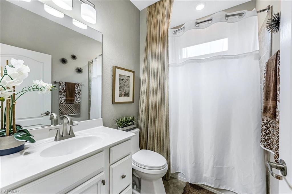 4243 Raffia Palm CIR