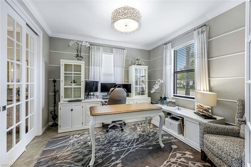 4243 Raffia Palm CIR