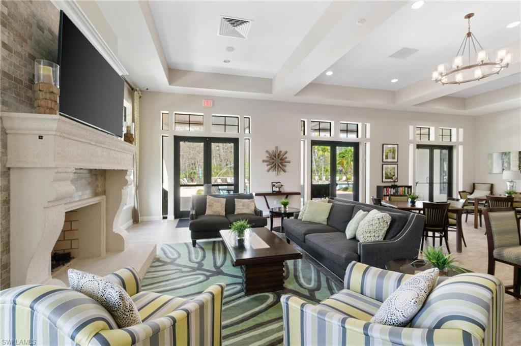 4243 Raffia Palm CIR