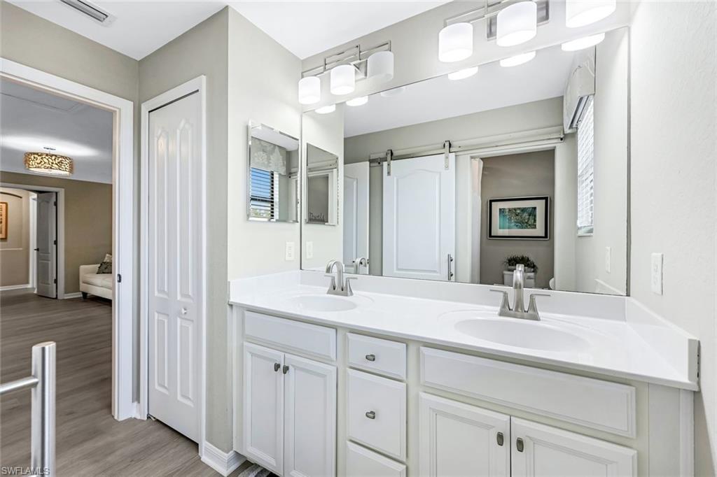 4243 Raffia Palm CIR