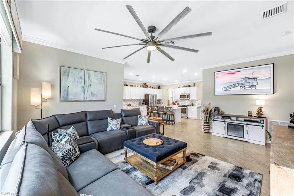 4243 Raffia Palm CIR