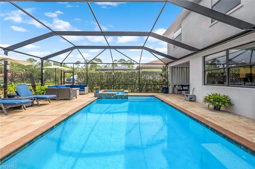 4243 Raffia Palm CIR