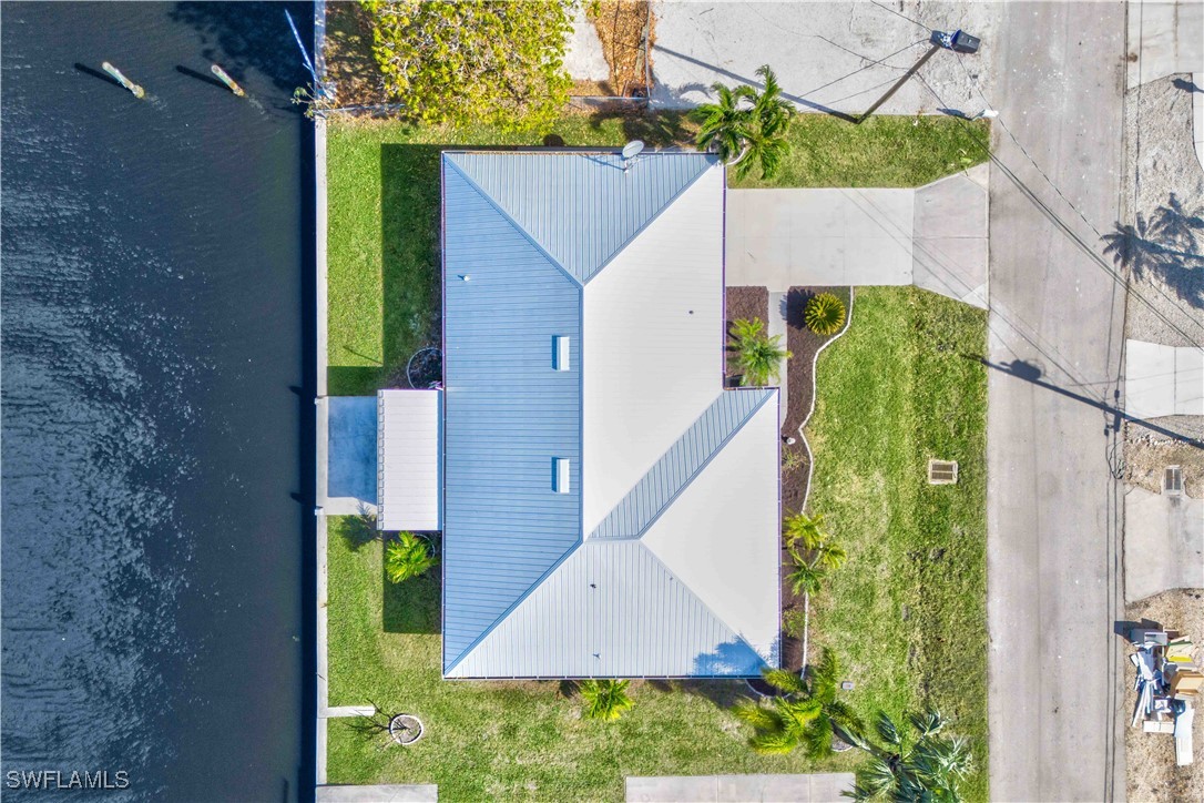 2758 Bruce ST