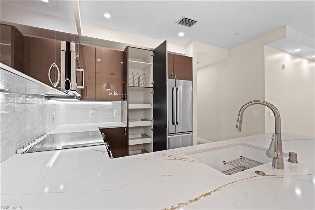 1522 SW 50th ST # 304