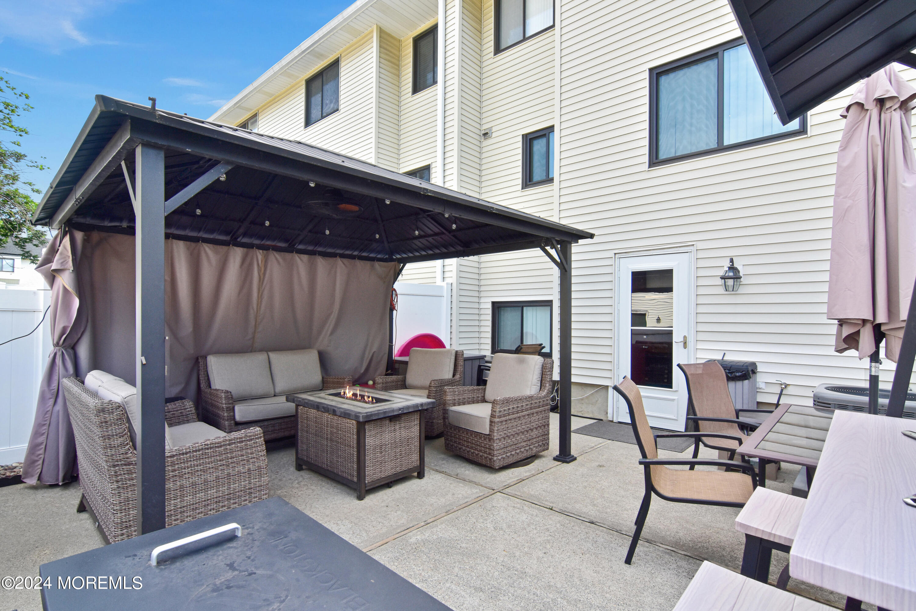 564 Clubhouse Drive