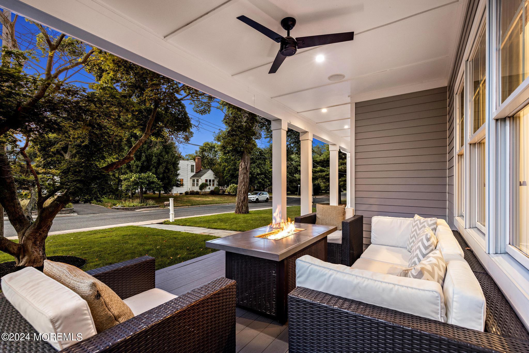 34 Hendrickson Place