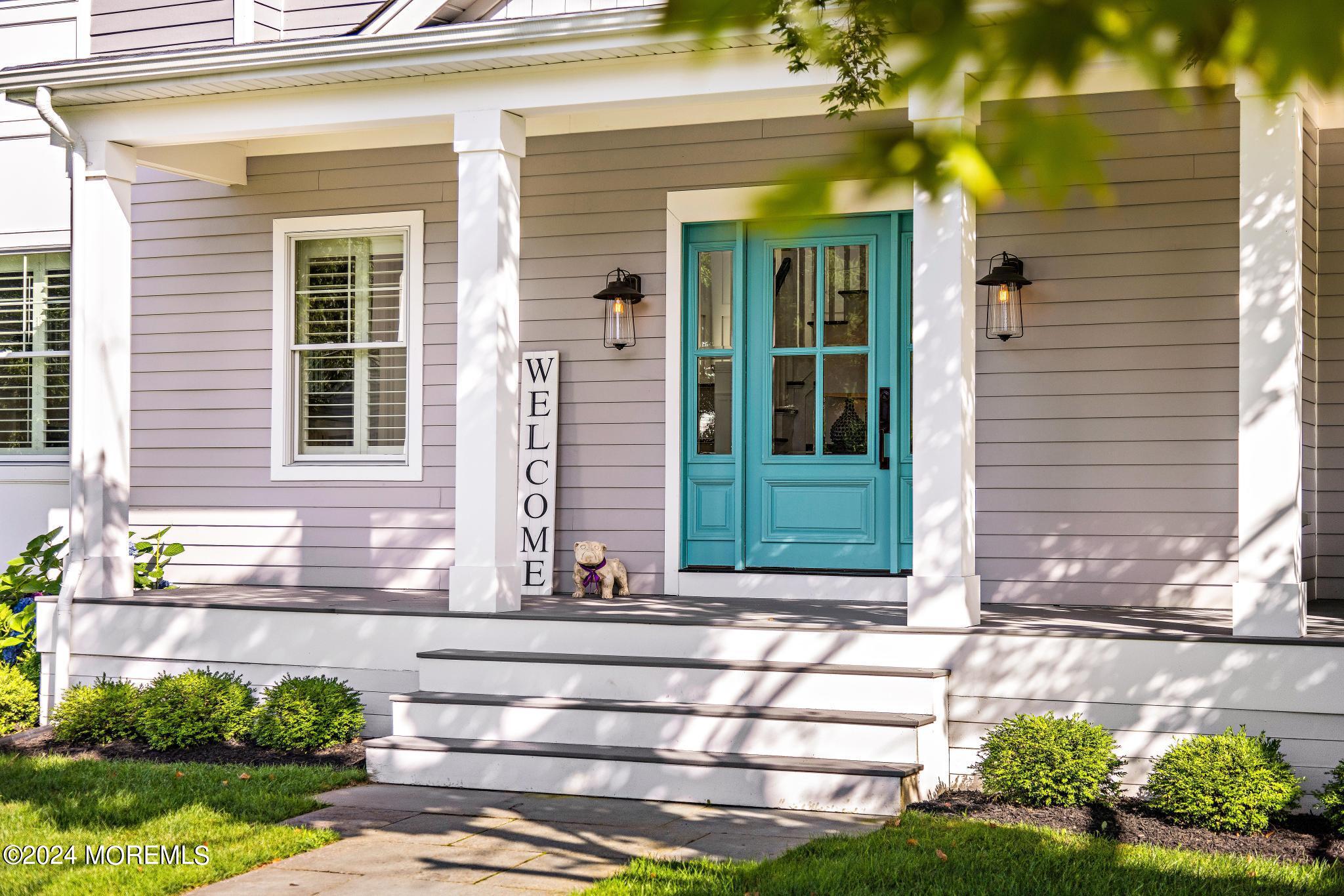 34 Hendrickson Place