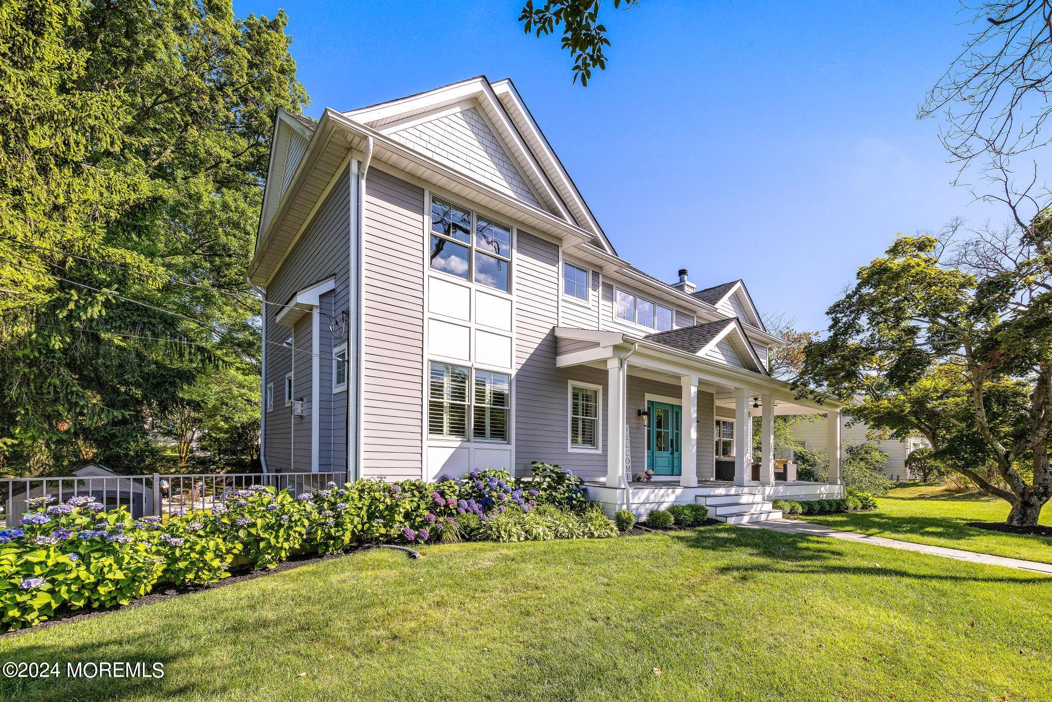 34 Hendrickson Place