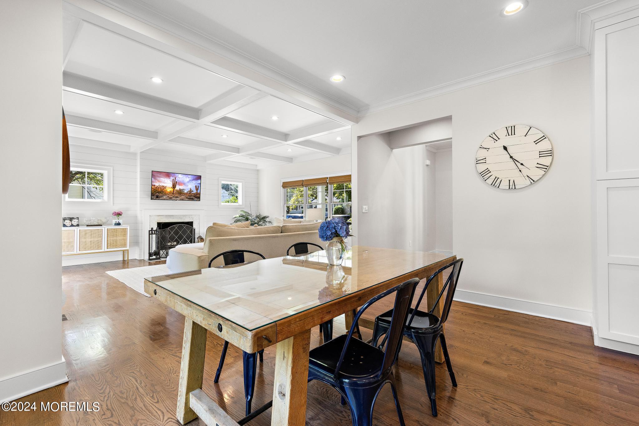 34 Hendrickson Place