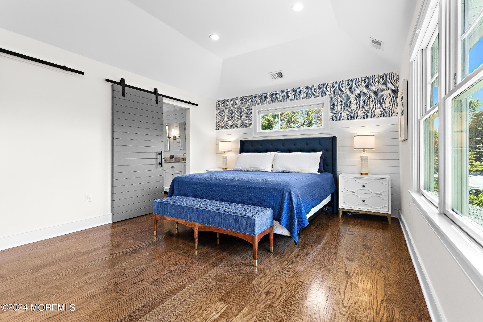 34 Hendrickson Place