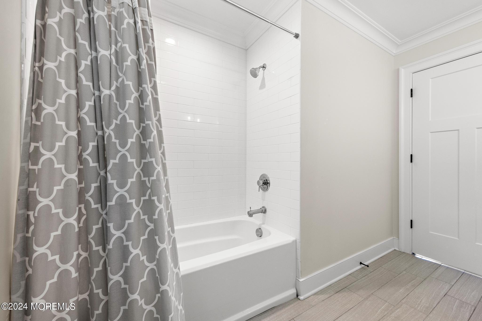 34 Hendrickson Place