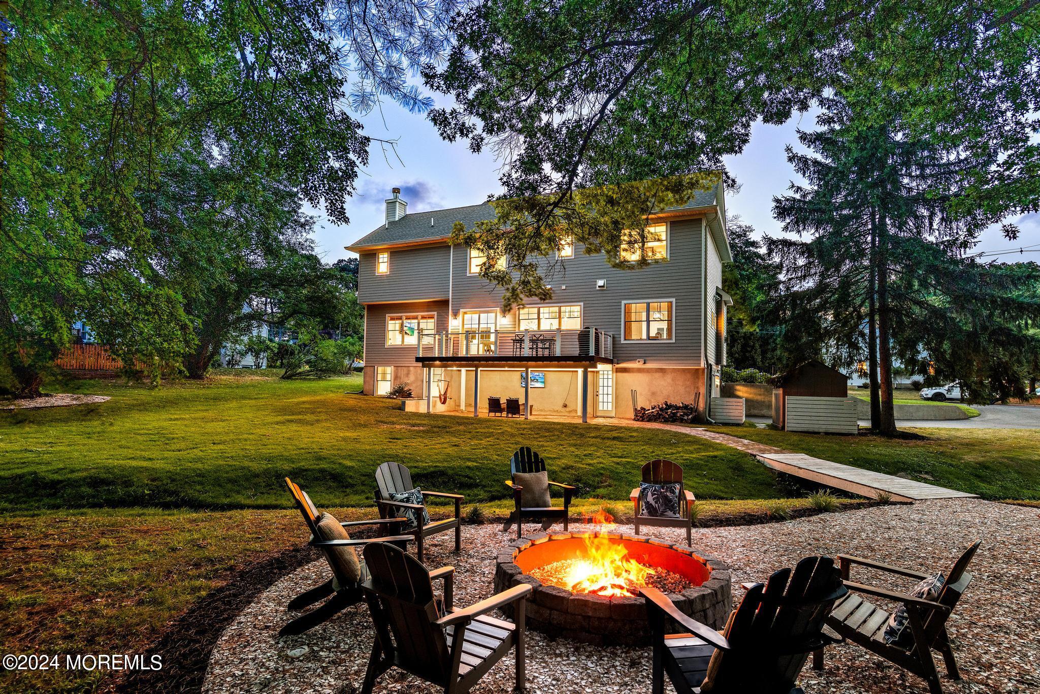 34 Hendrickson Place