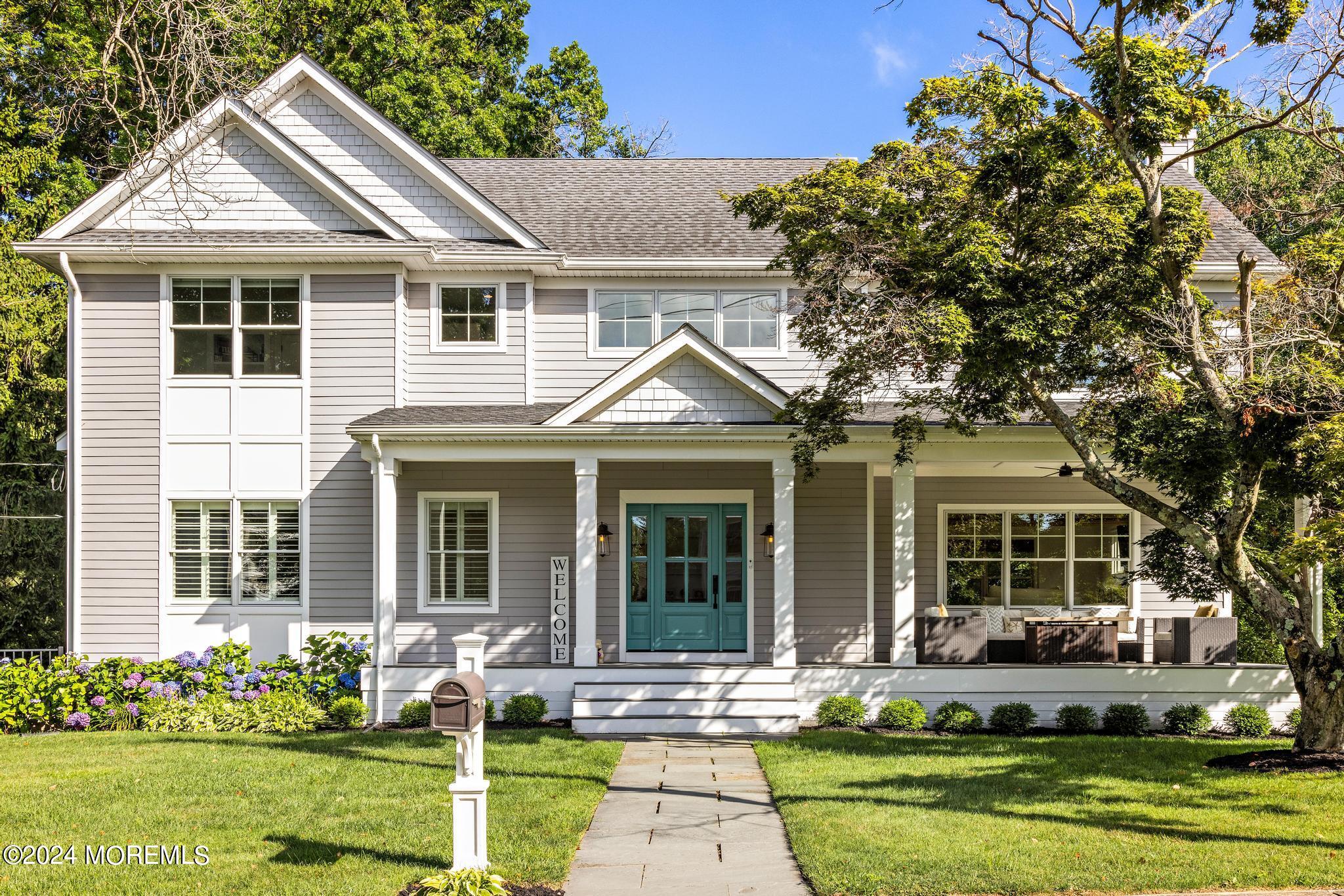 34 Hendrickson Place