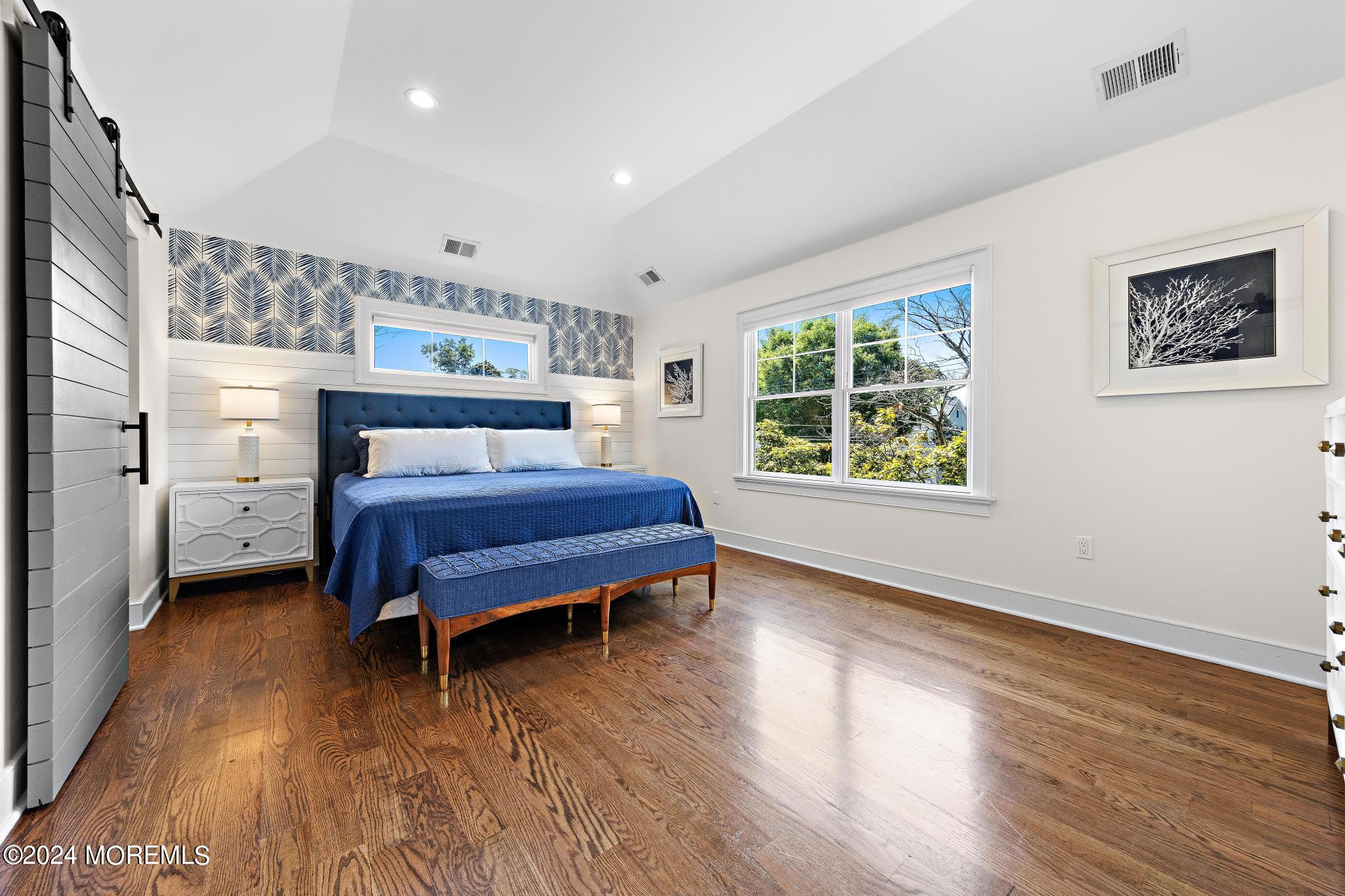 34 Hendrickson Place