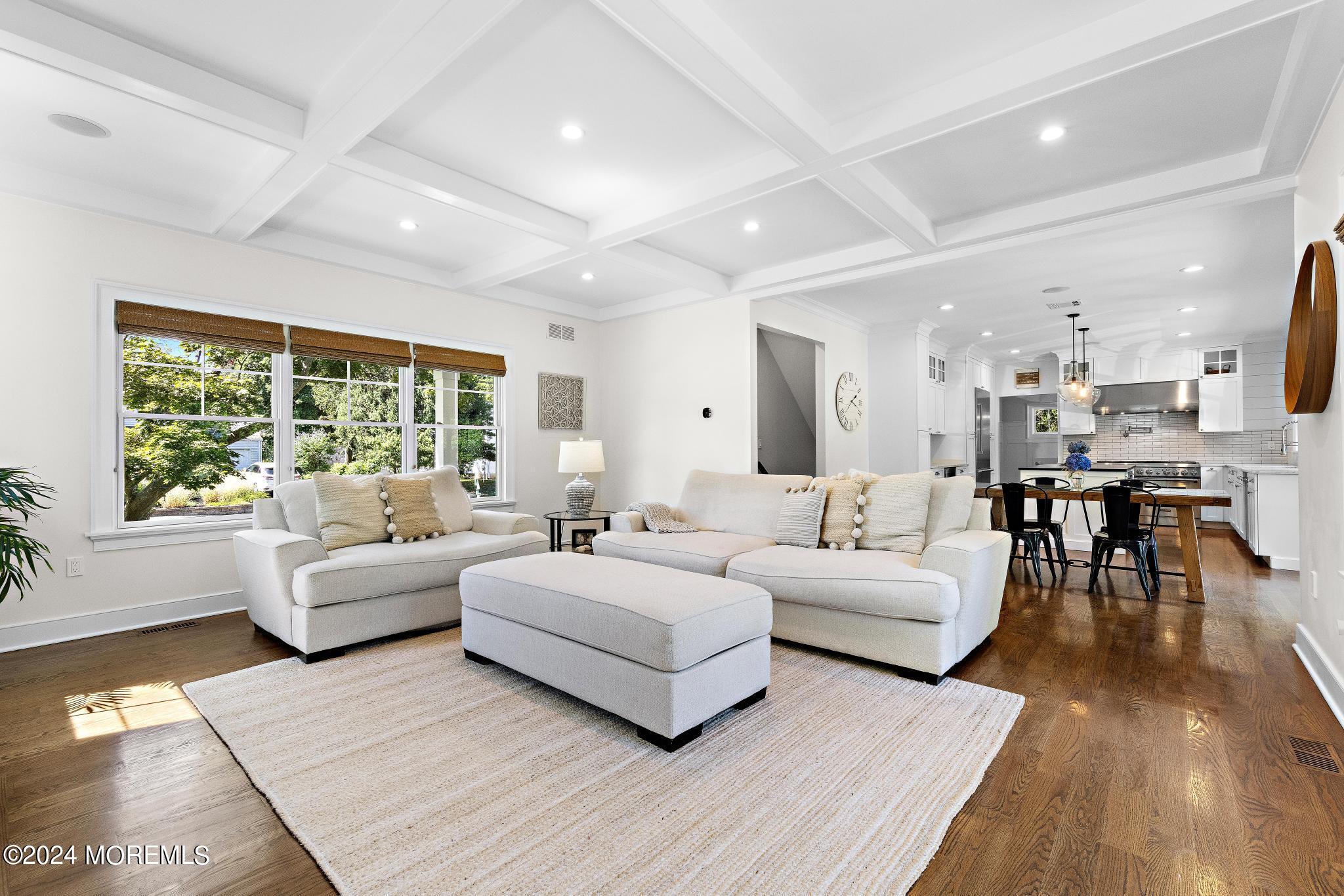 34 Hendrickson Place