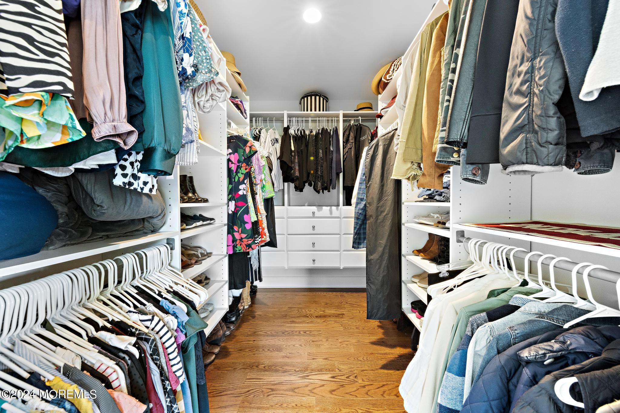 34 Hendrickson Place