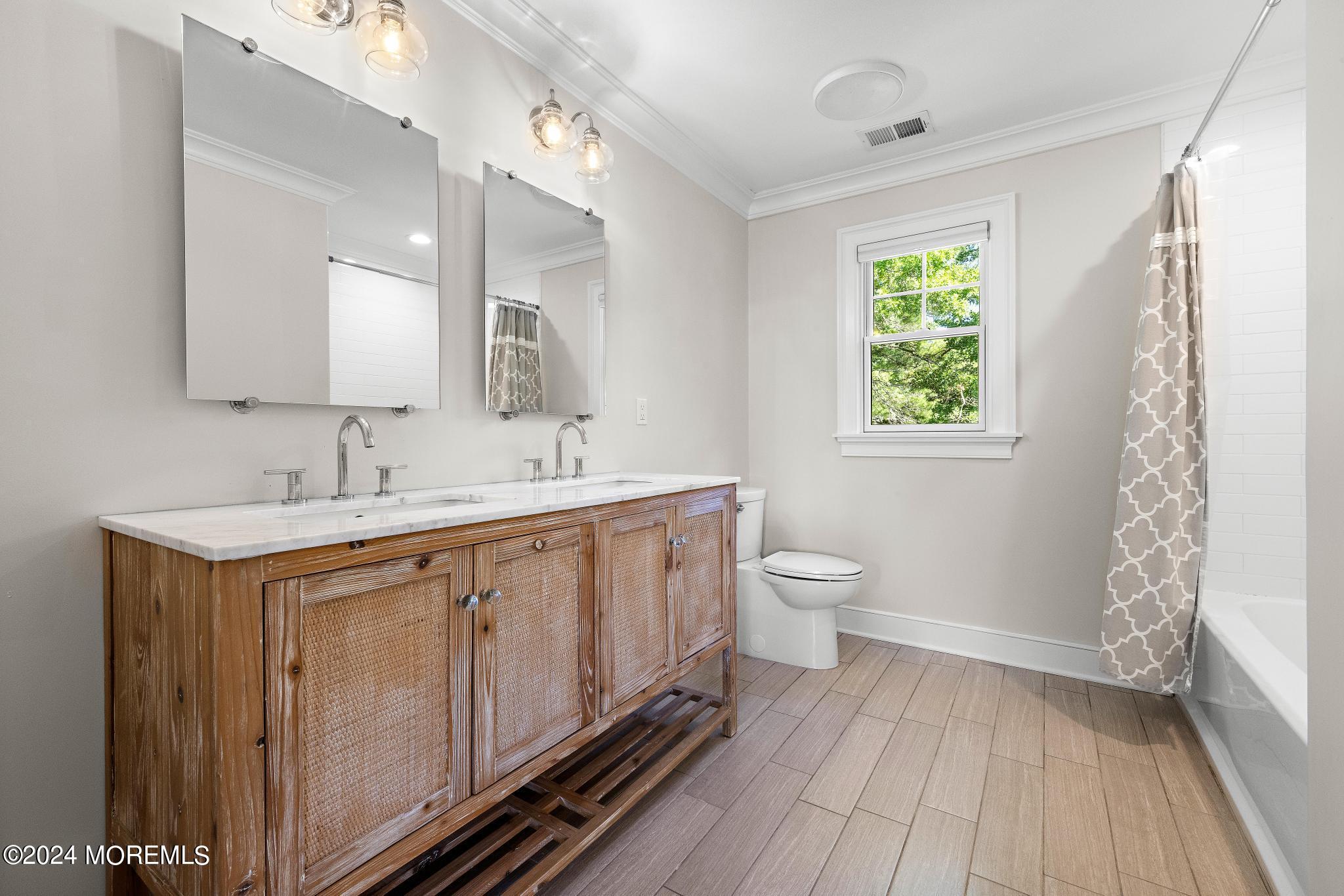 34 Hendrickson Place