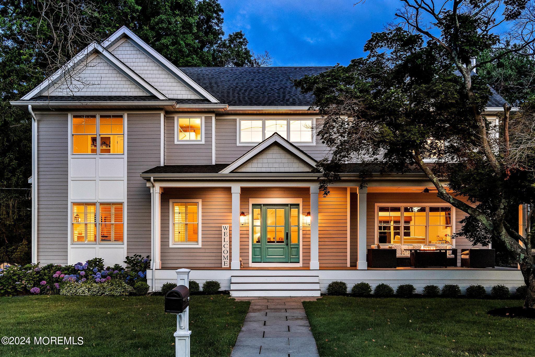 34 Hendrickson Place