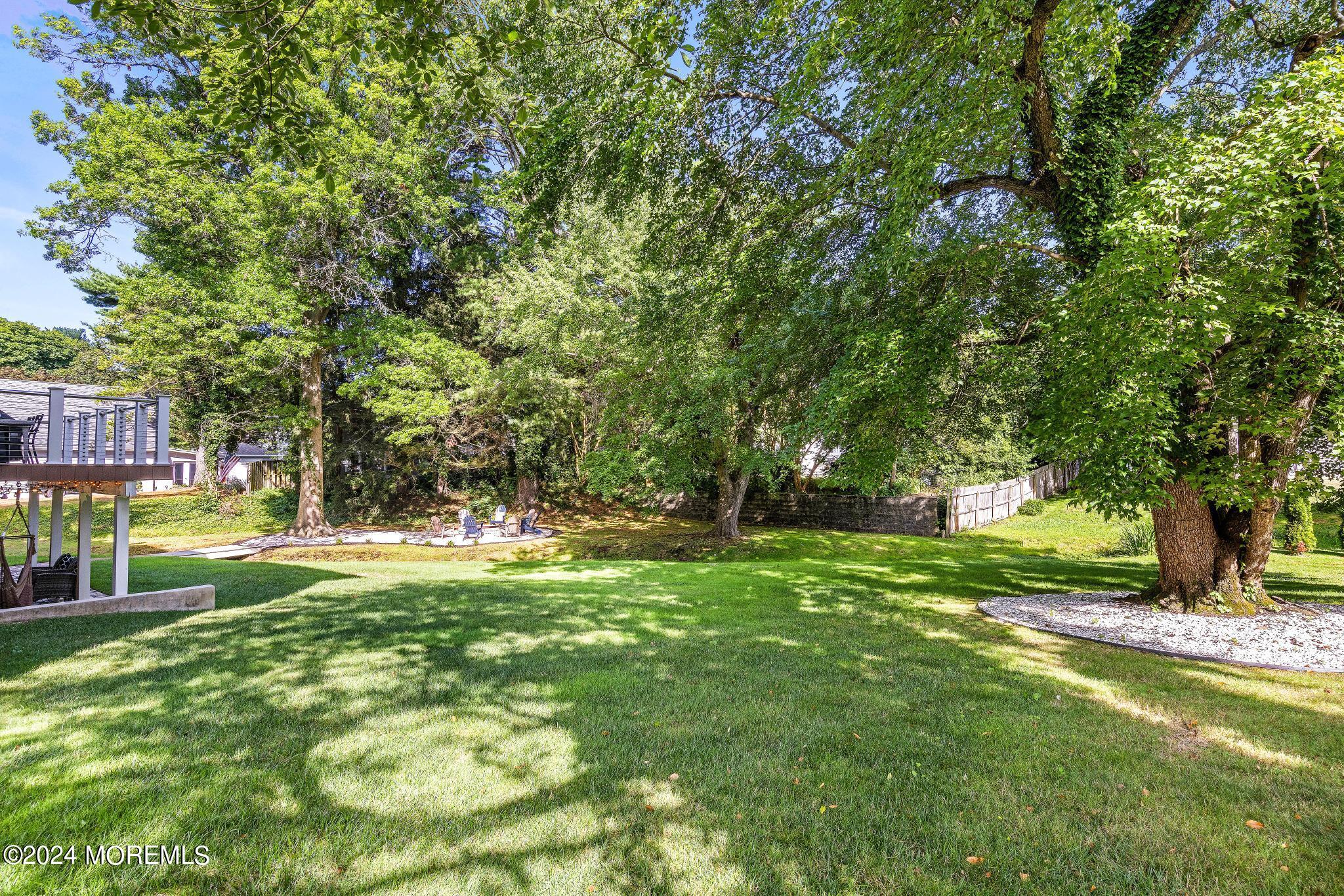 34 Hendrickson Place