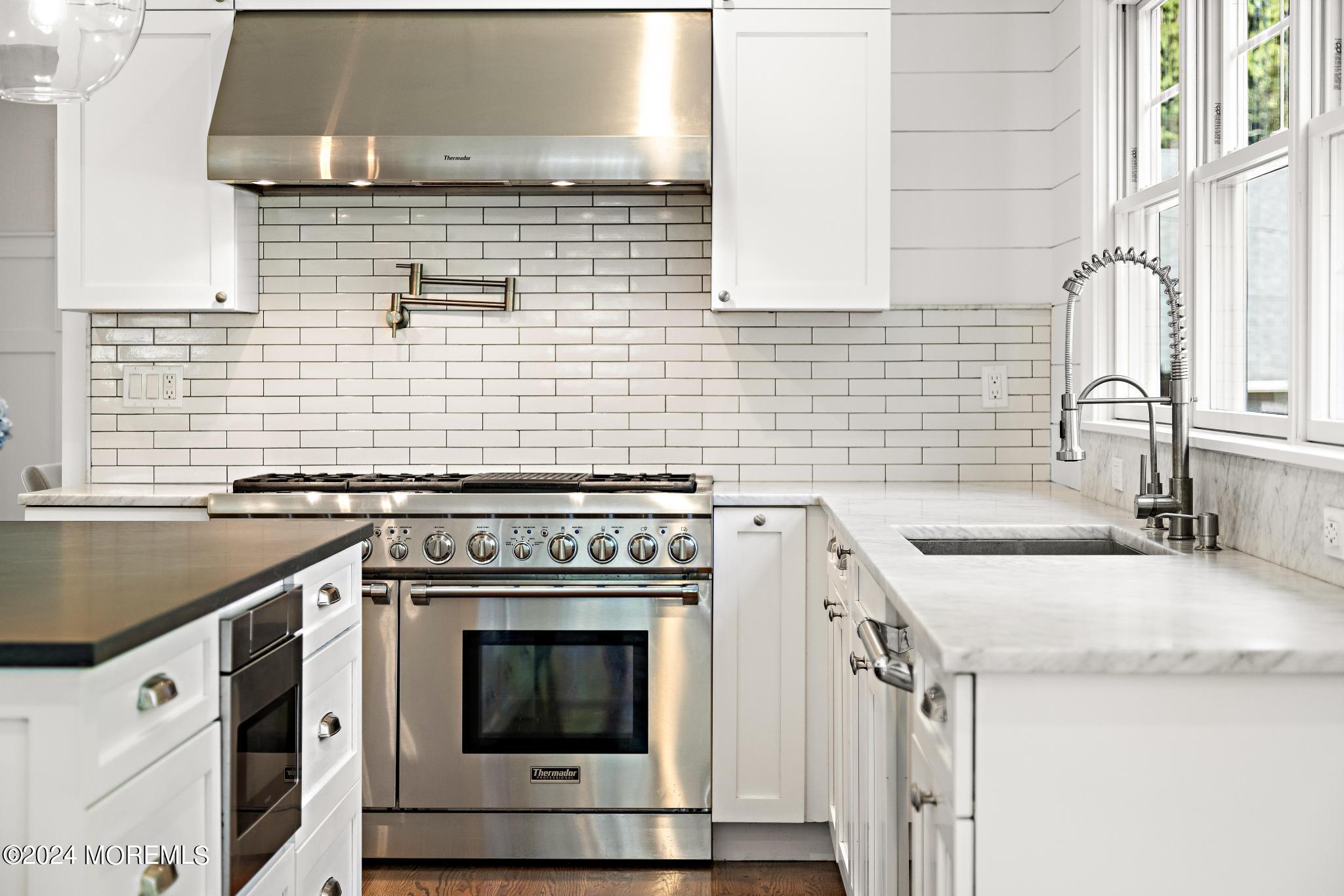 34 Hendrickson Place