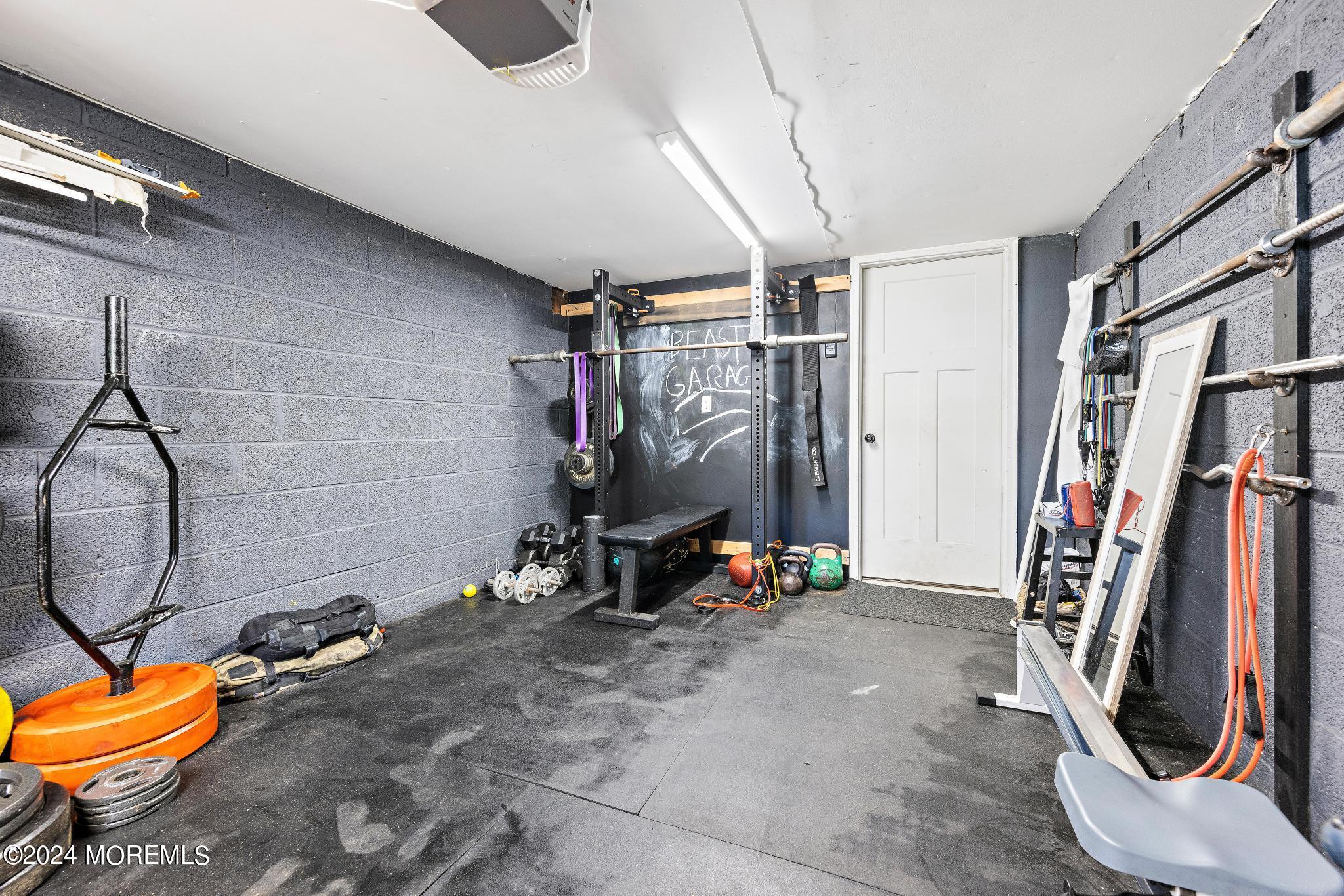 34 Hendrickson Place