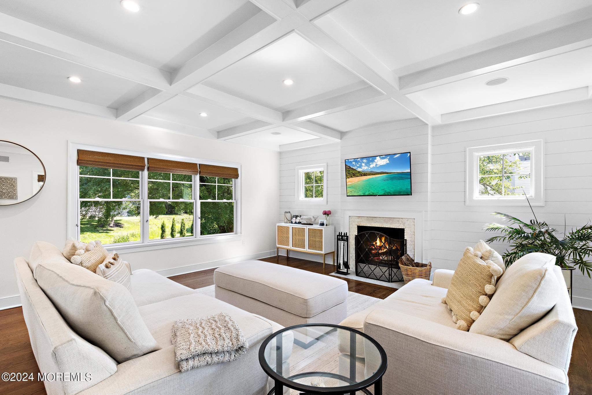 34 Hendrickson Place