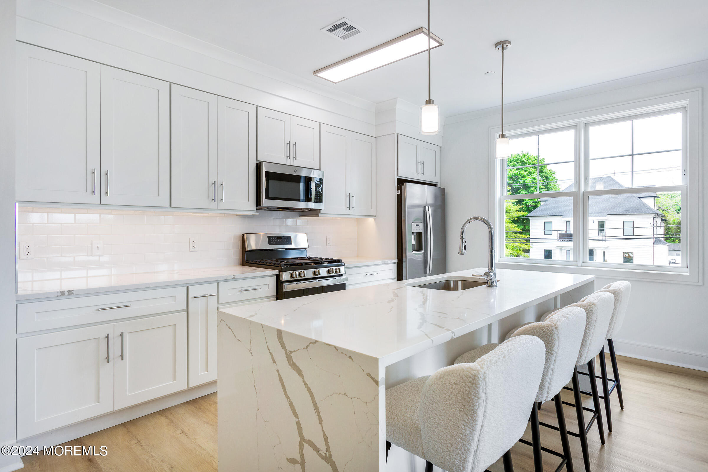 298 Westwood Avenue, 201