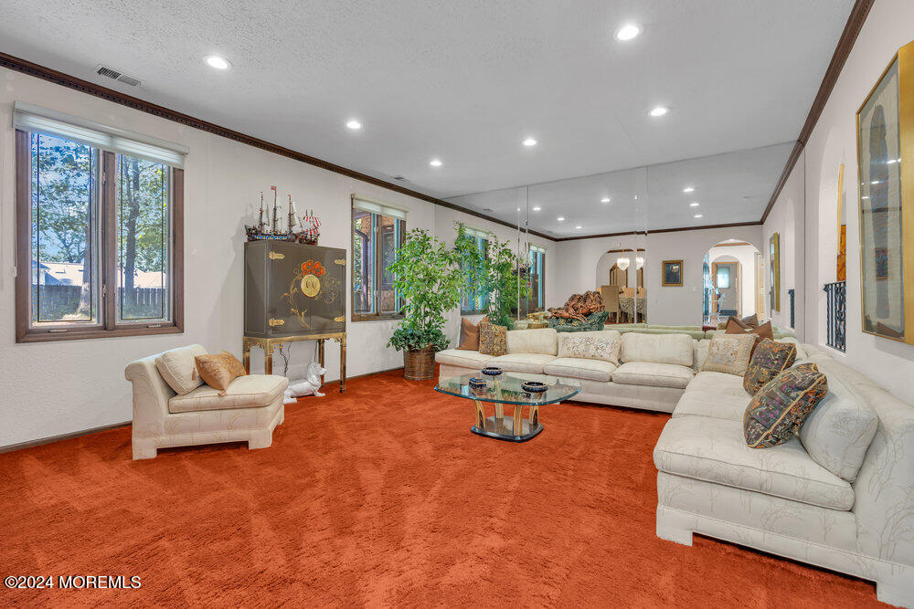 39 Seven Oaks Circle