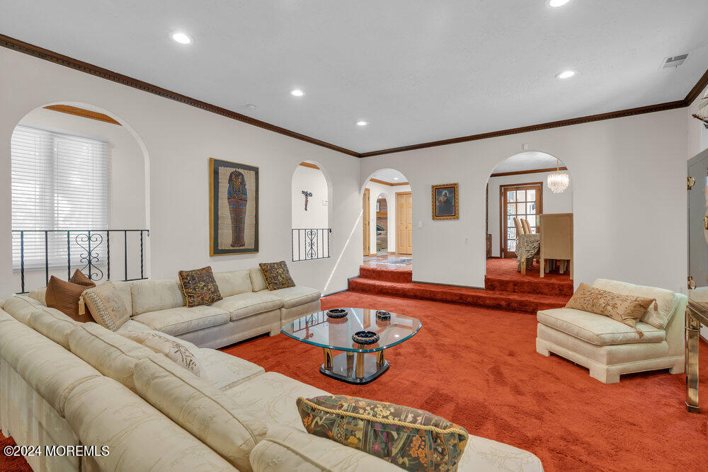 39 Seven Oaks Circle