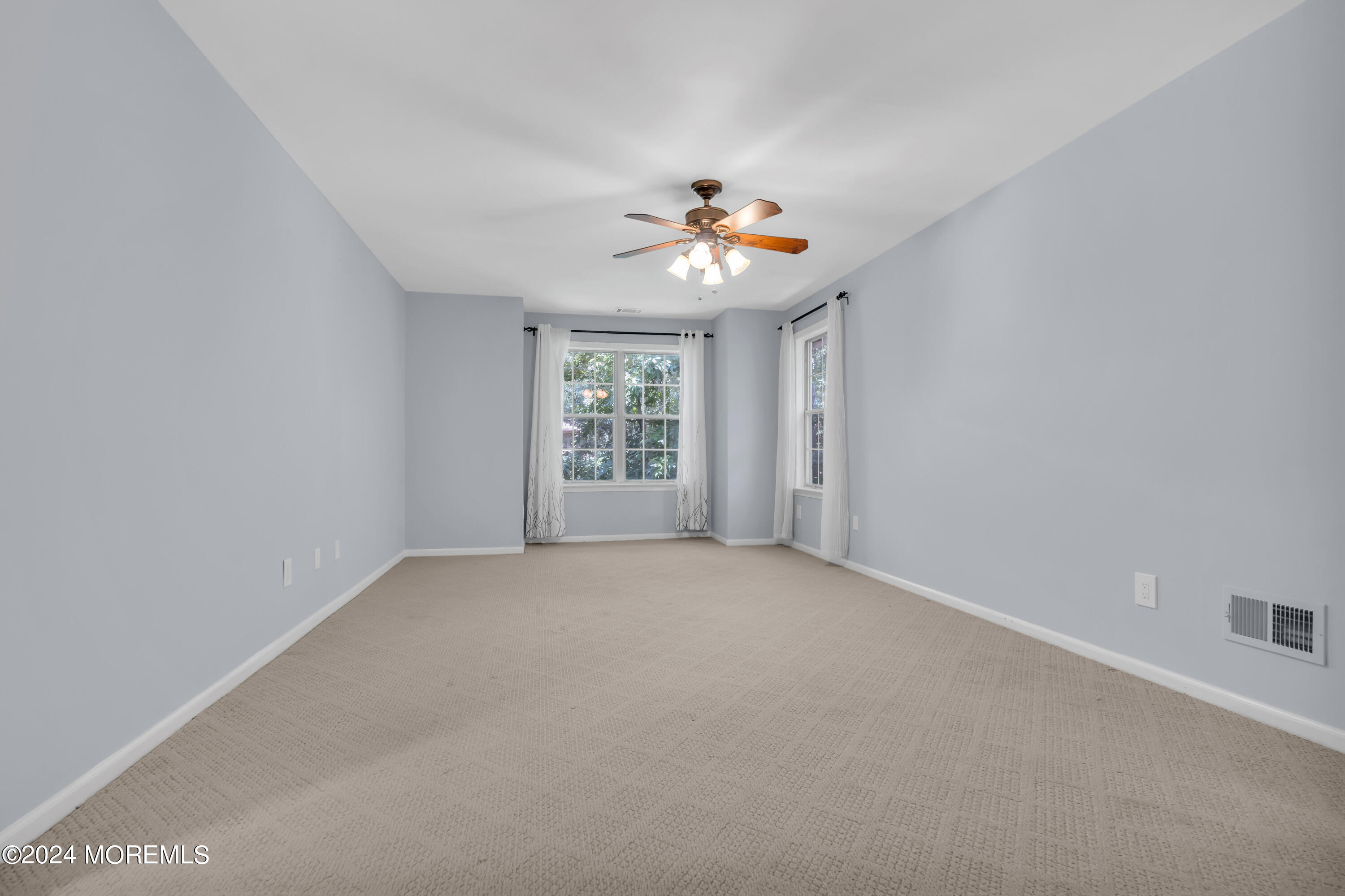 911 Meadow Court, 911