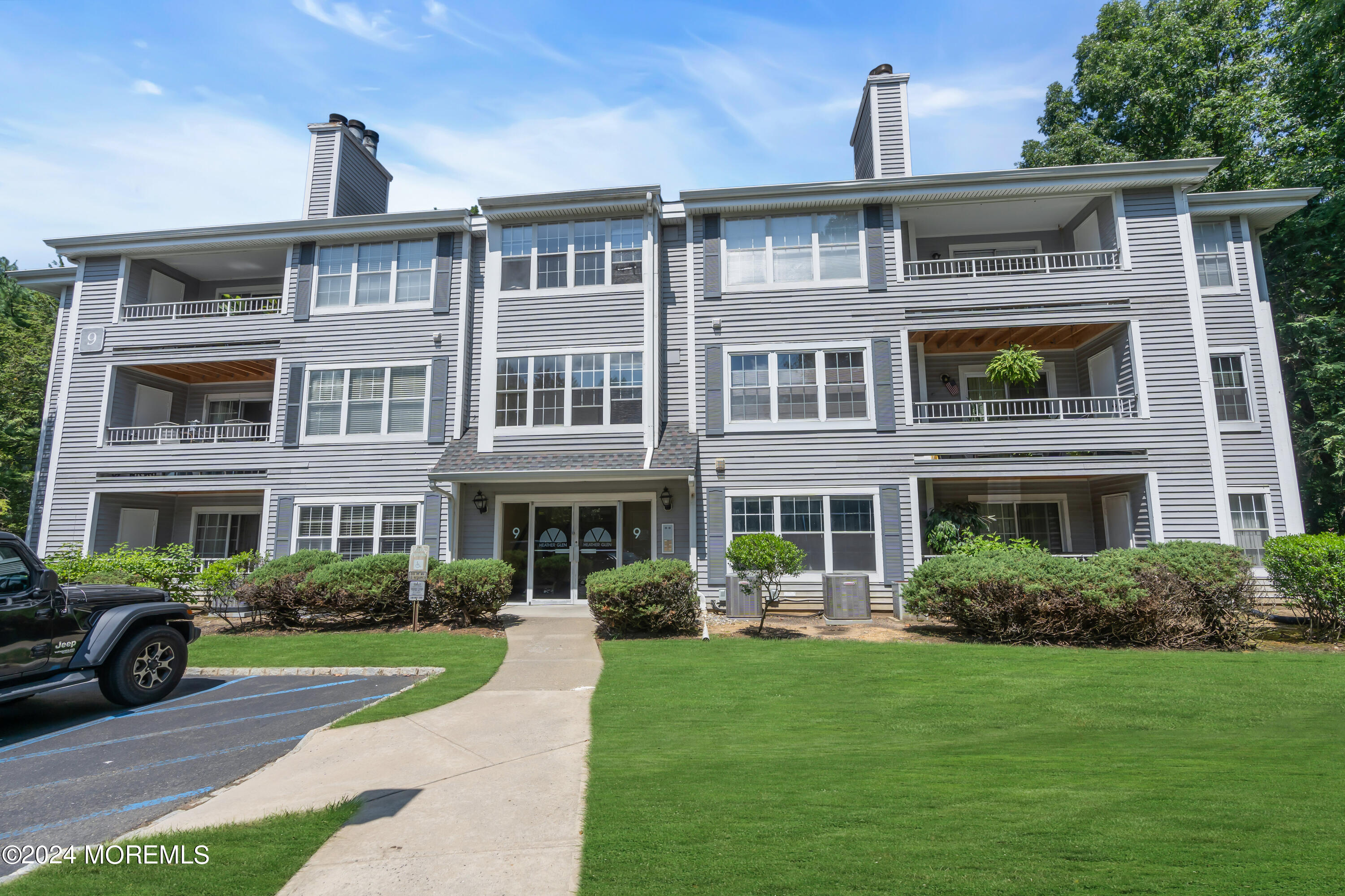 911 Meadow Court, 911