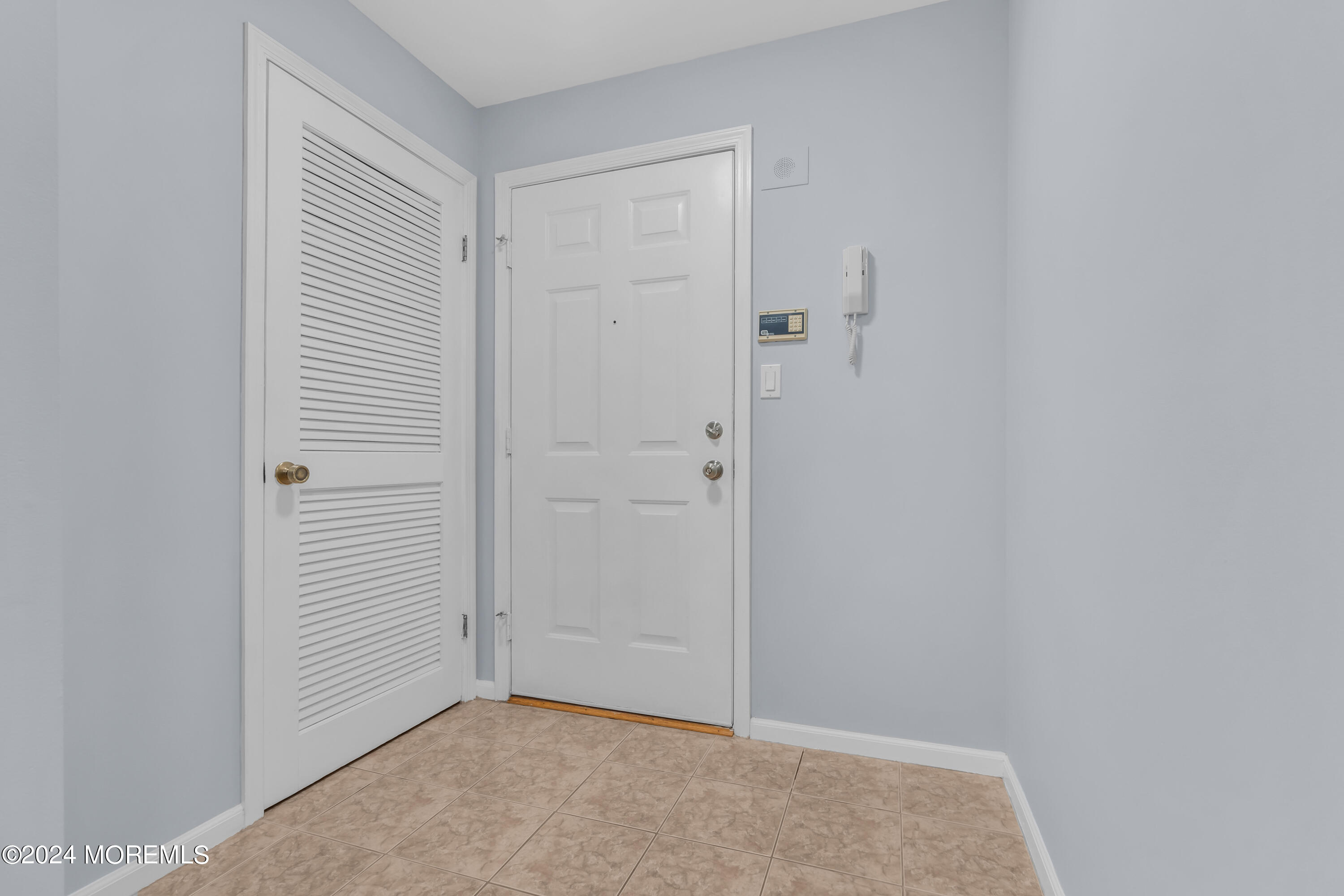 911 Meadow Court, 911