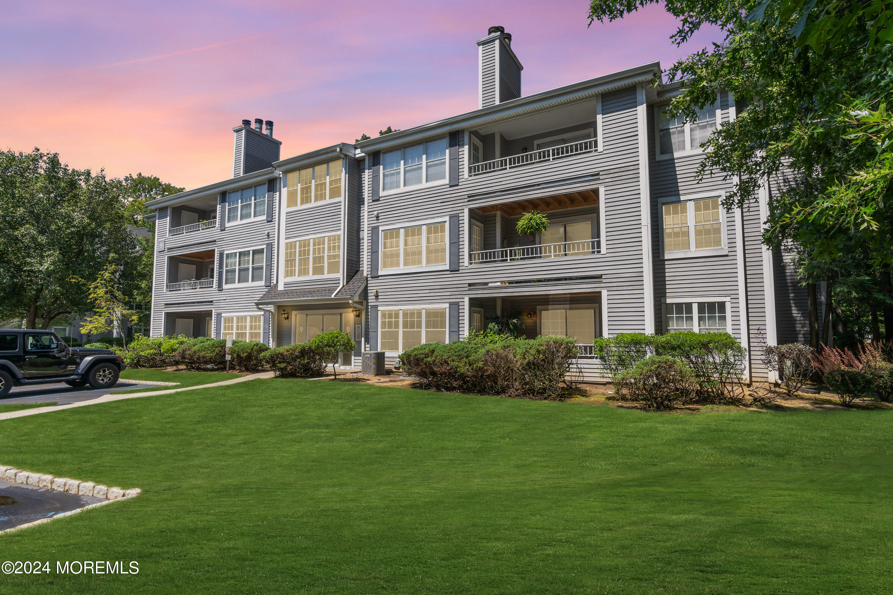 911 Meadow Court, 911