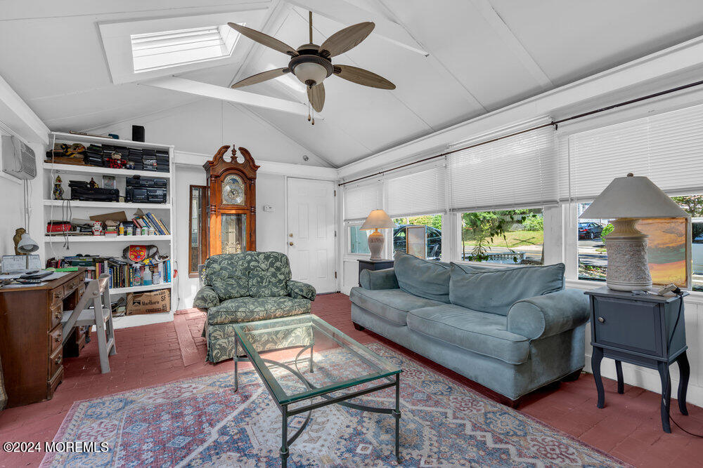 26 Evergreen Avenue