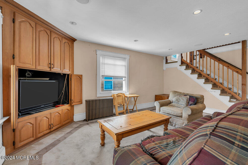 26 Evergreen Avenue