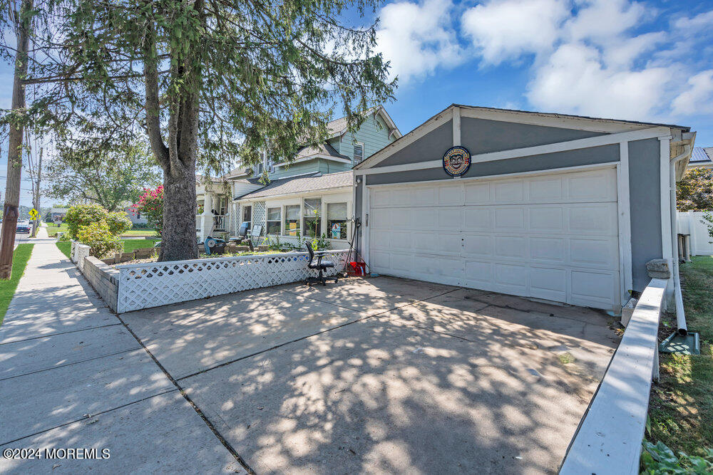 26 Evergreen Avenue