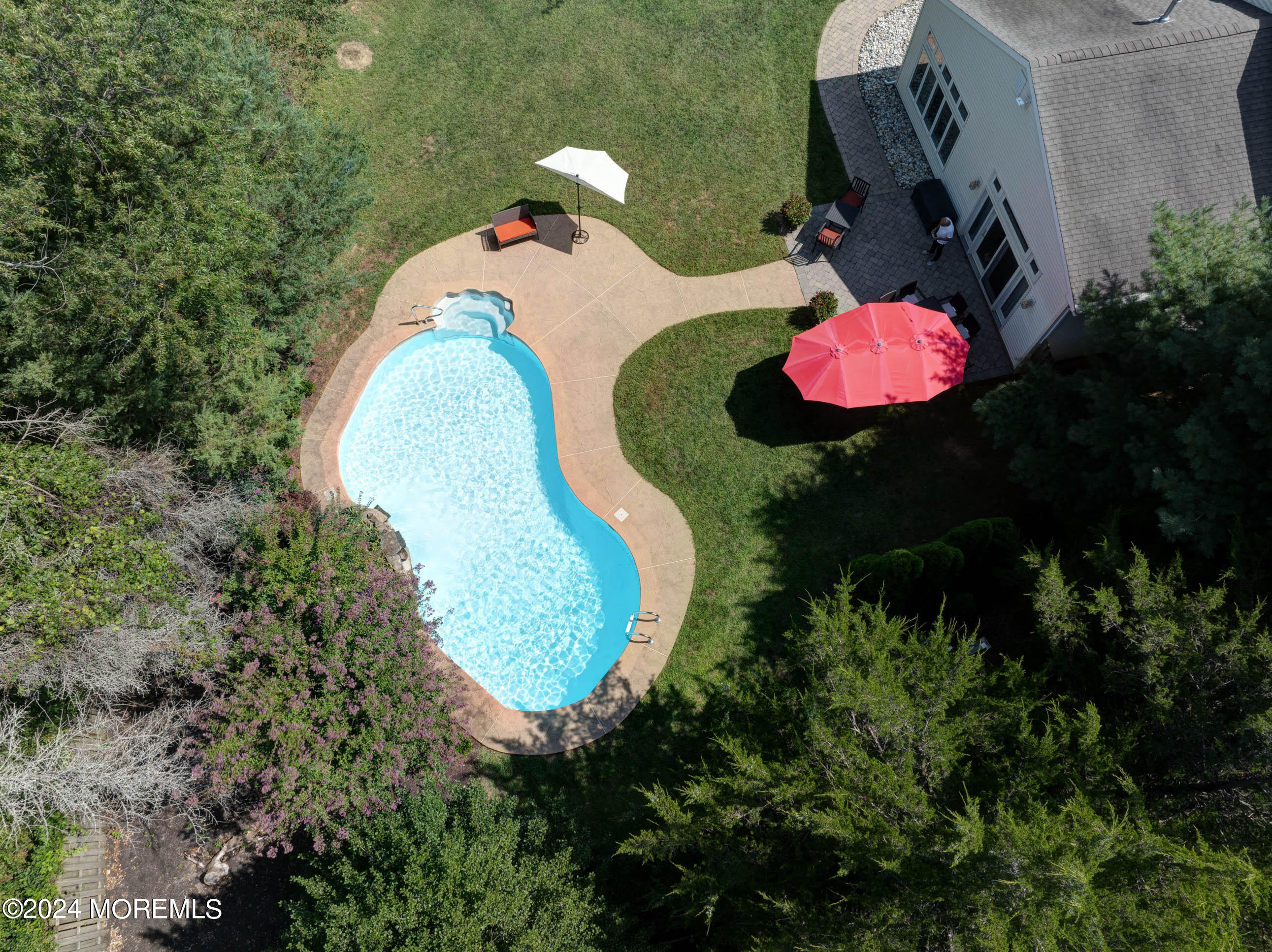 10 Troon Court