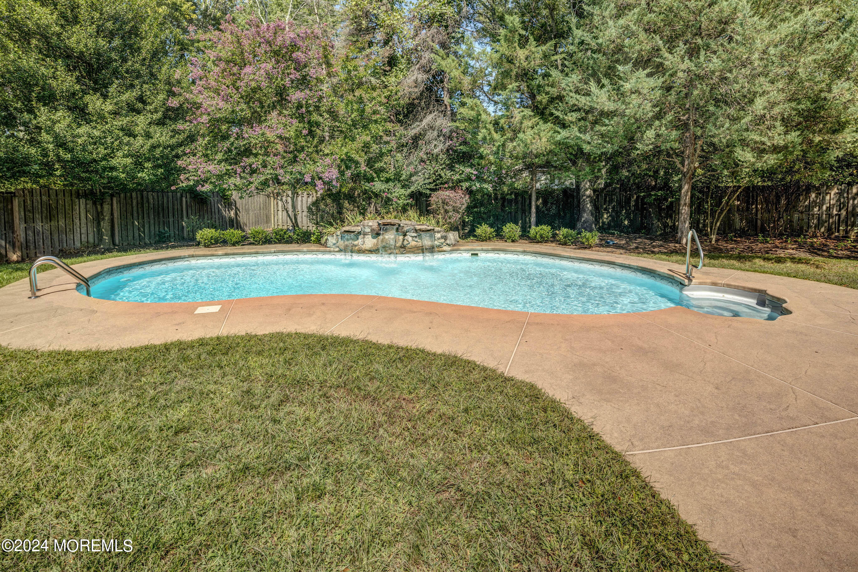 10 Troon Court