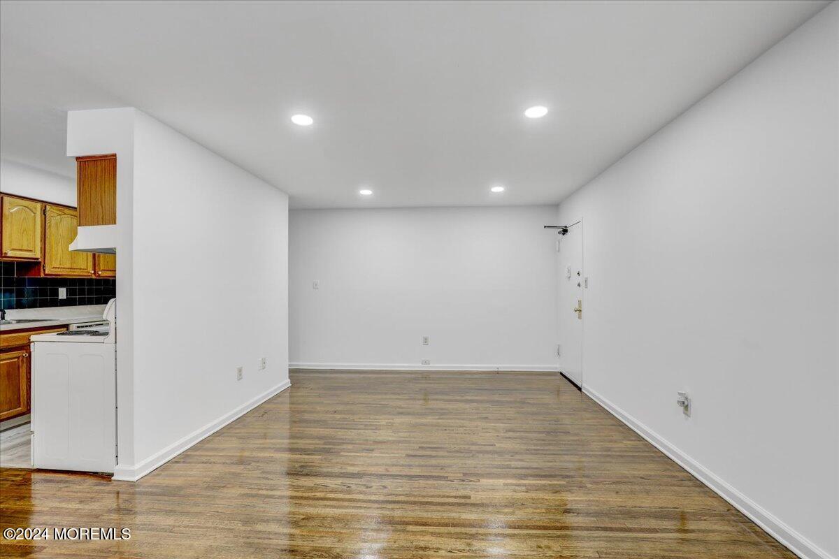 75 Stonehurst Boulevard, A