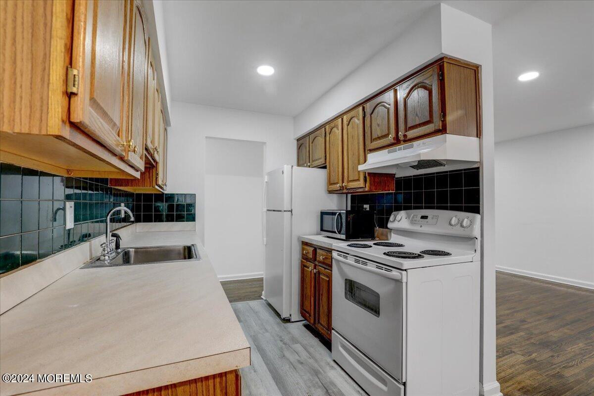 75 Stonehurst Boulevard, A