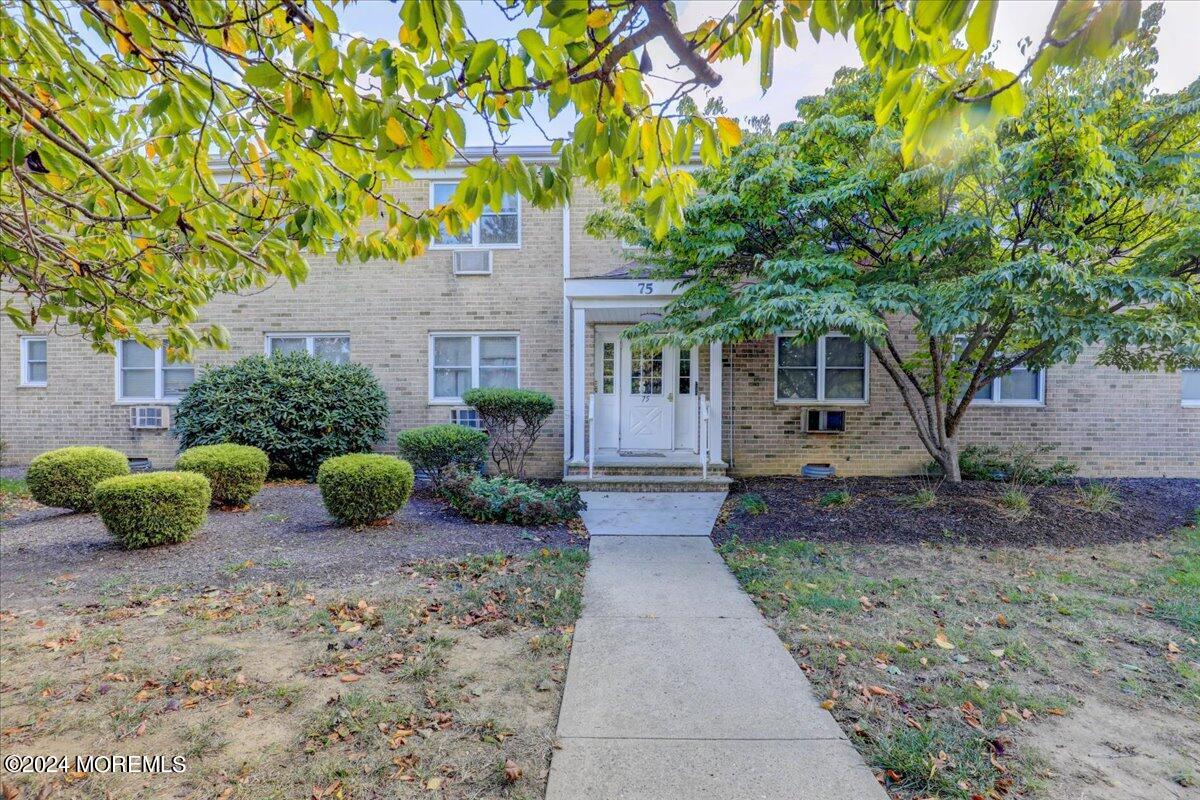 75 Stonehurst Boulevard, A