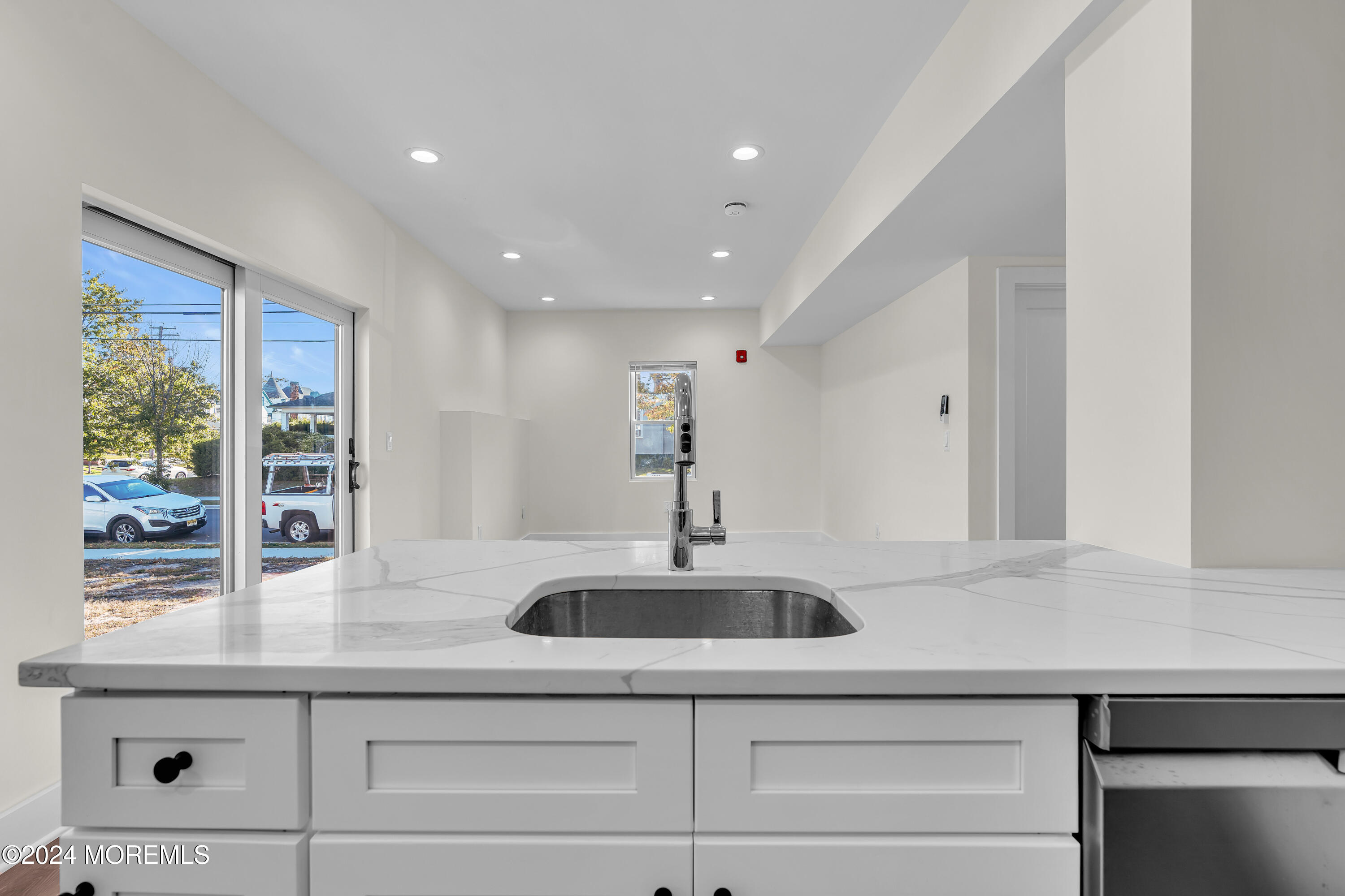 700 1st Avenue H2