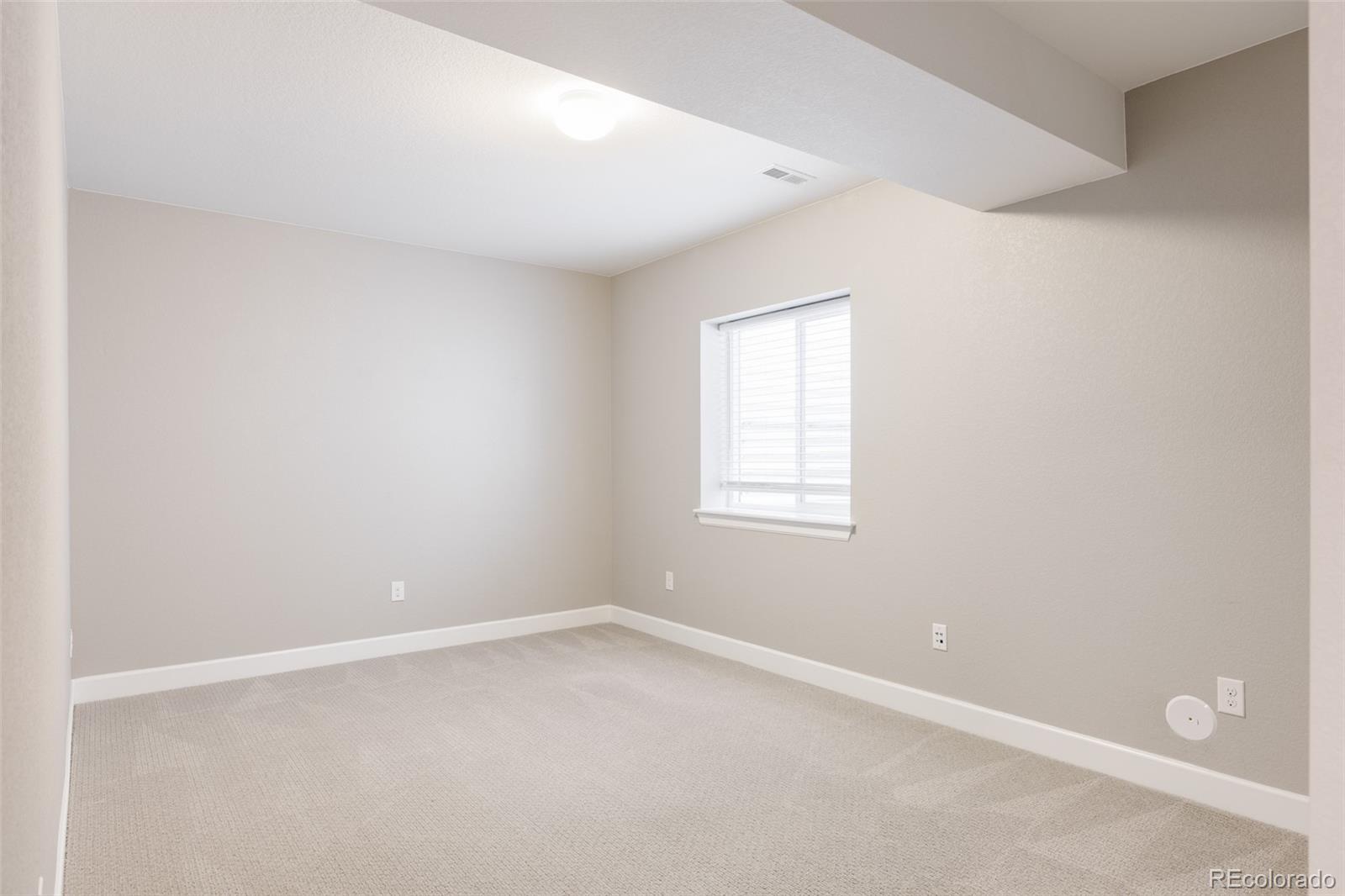 5487 Uinta Way
