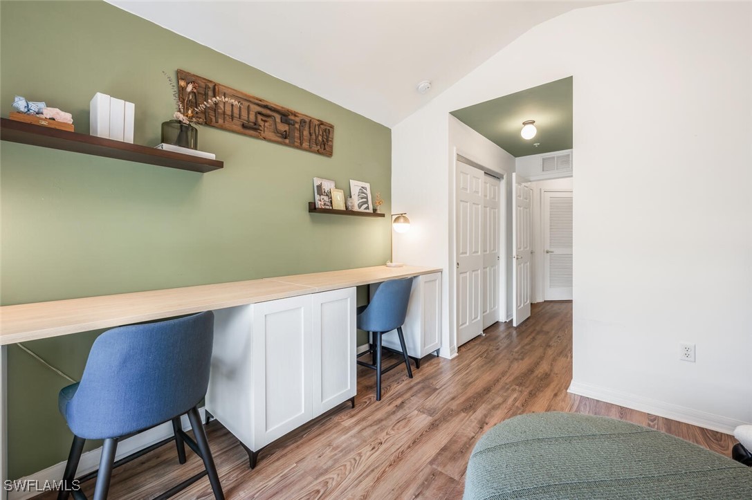 1028 Hampton CIR 63