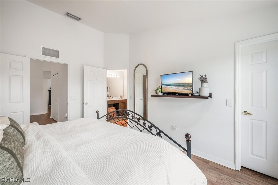 1028 Hampton CIR 63