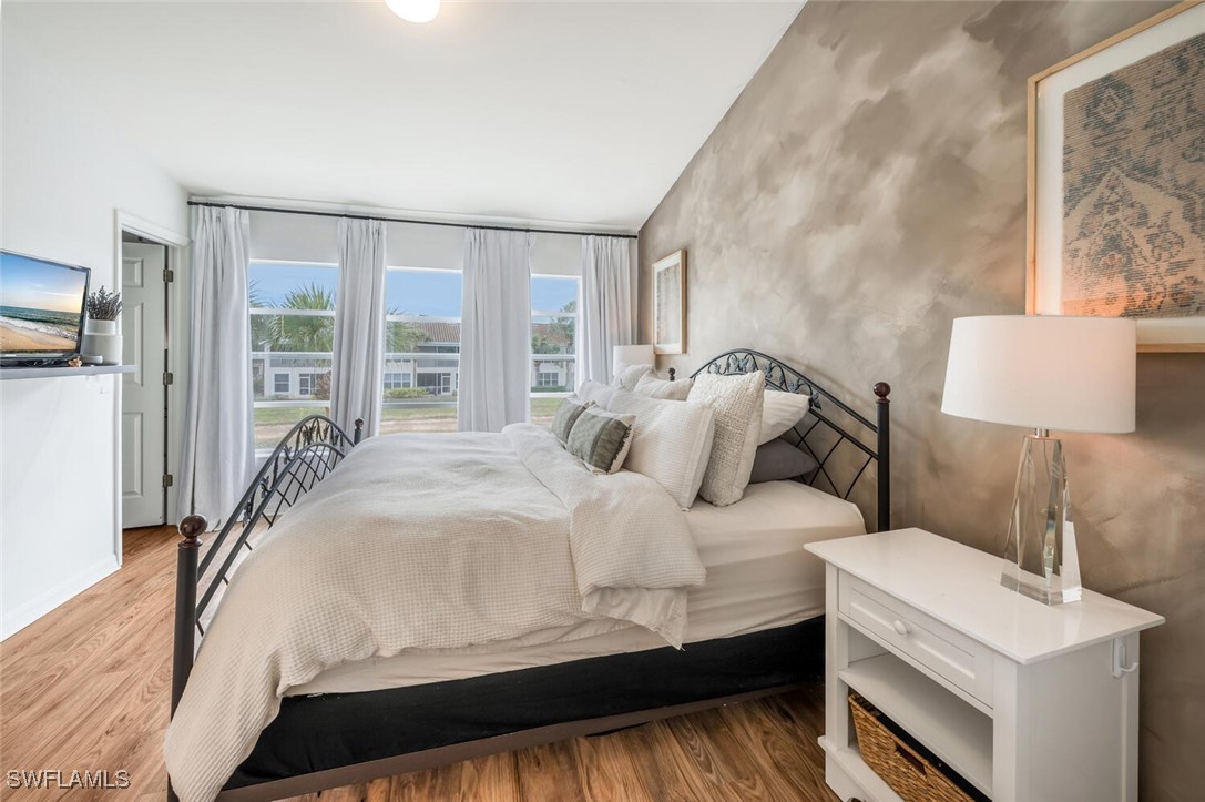 1028 Hampton CIR 63