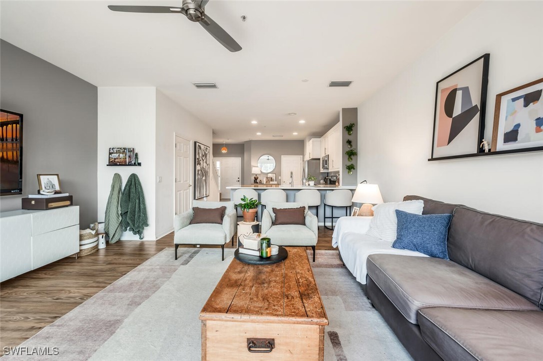 1028 Hampton CIR 63